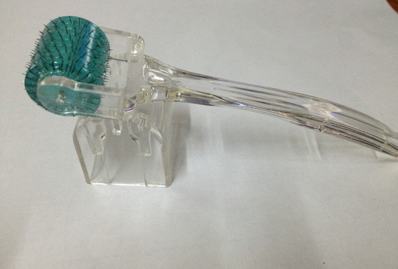 深いアクネの傷のための医者の Microneedle のローラー MTS Derma のローラー 1.5mm
