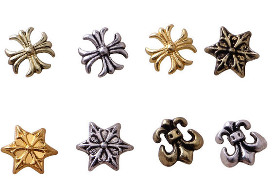 Fashional の金属のきらめきの釘の芸術の装飾 3D の釘のステッカー